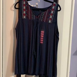 Sleeveless Tank Top With Embroiled Designs